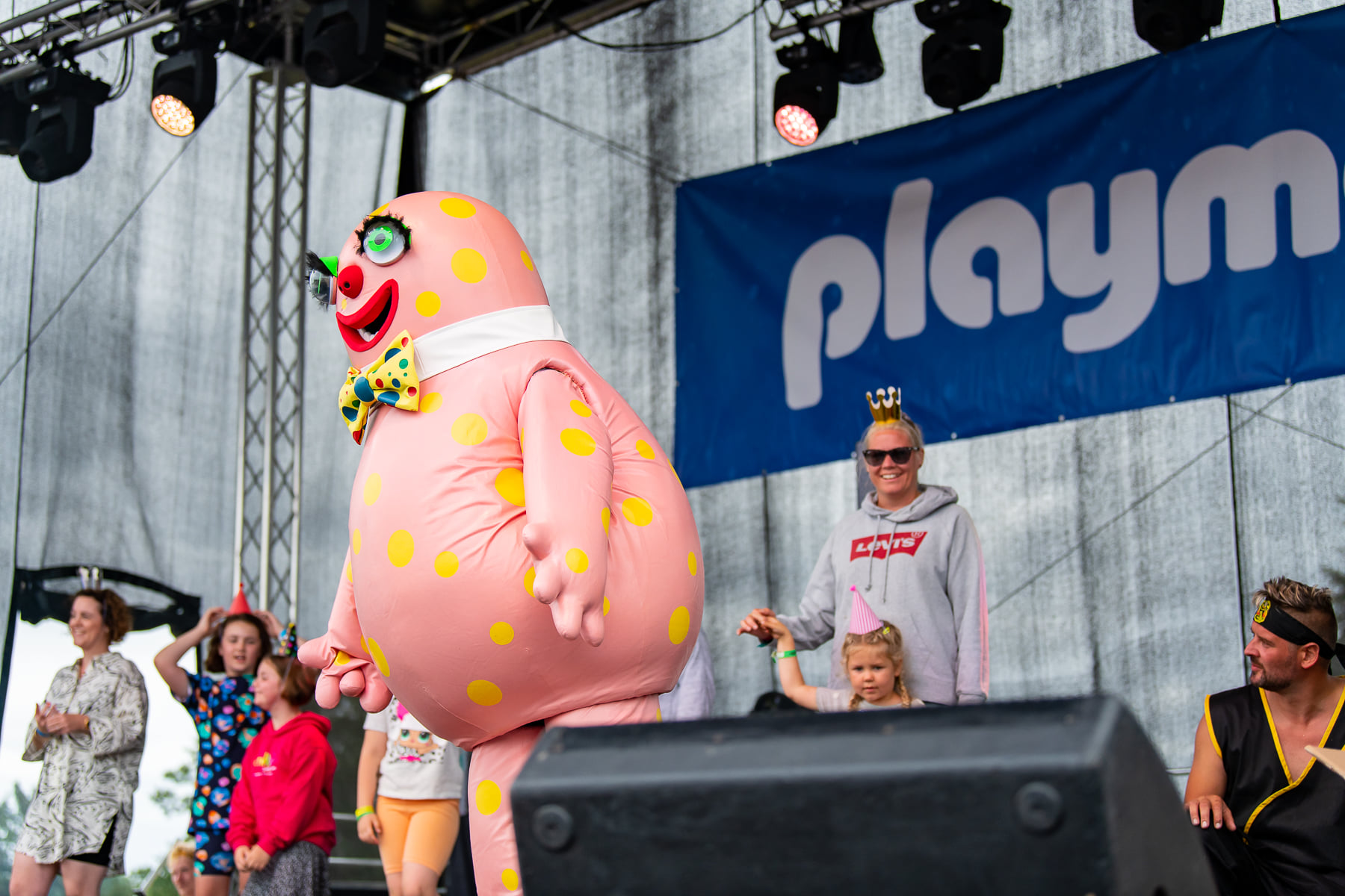 Mr Blobby (2)