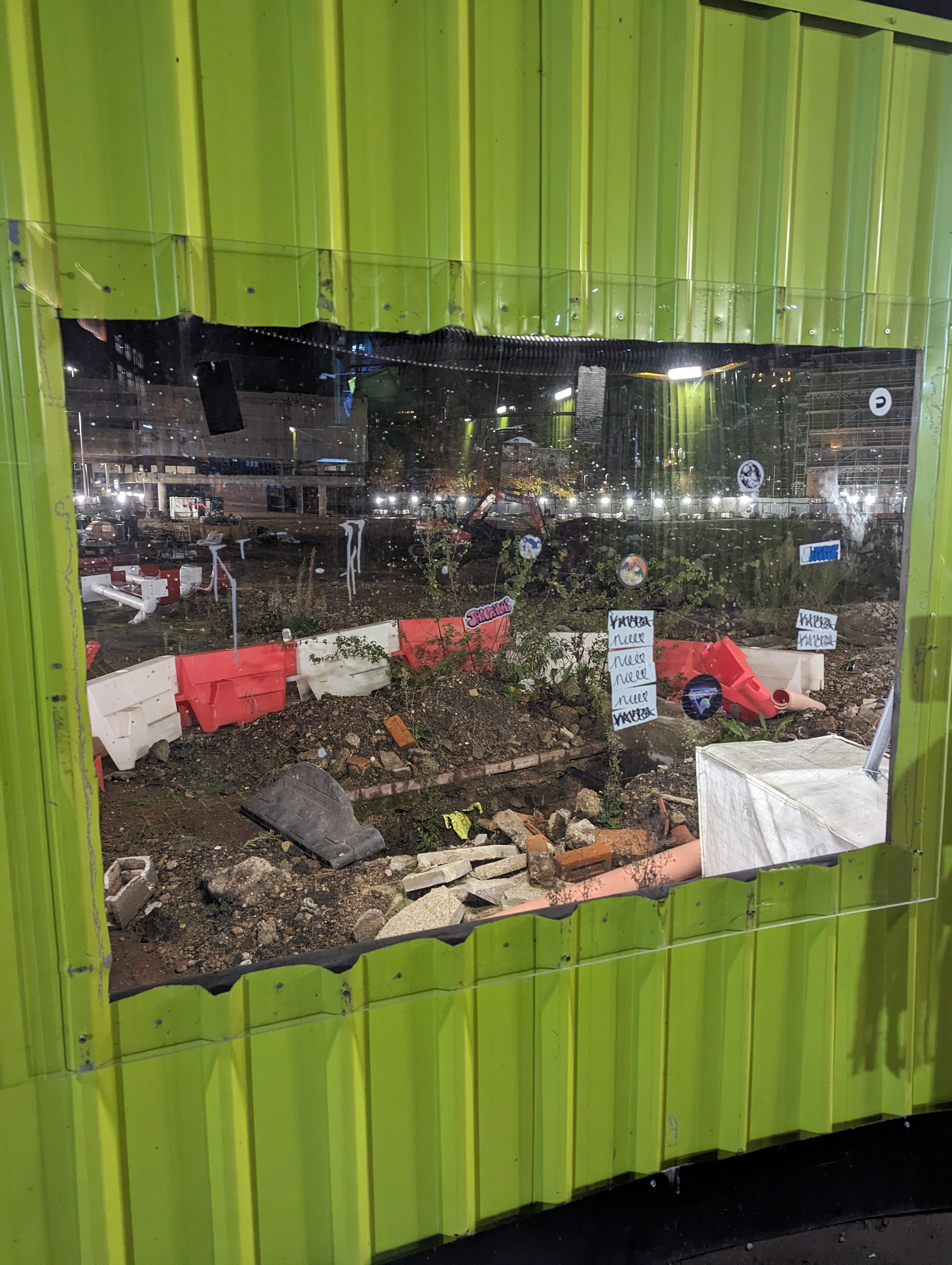 PXL 20231118 210351238