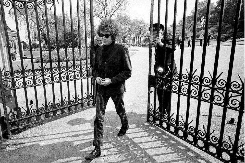 England 1966 Gates Large