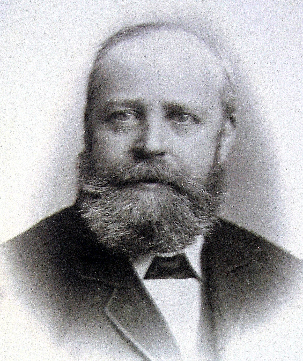 Luke Woodward Cropped