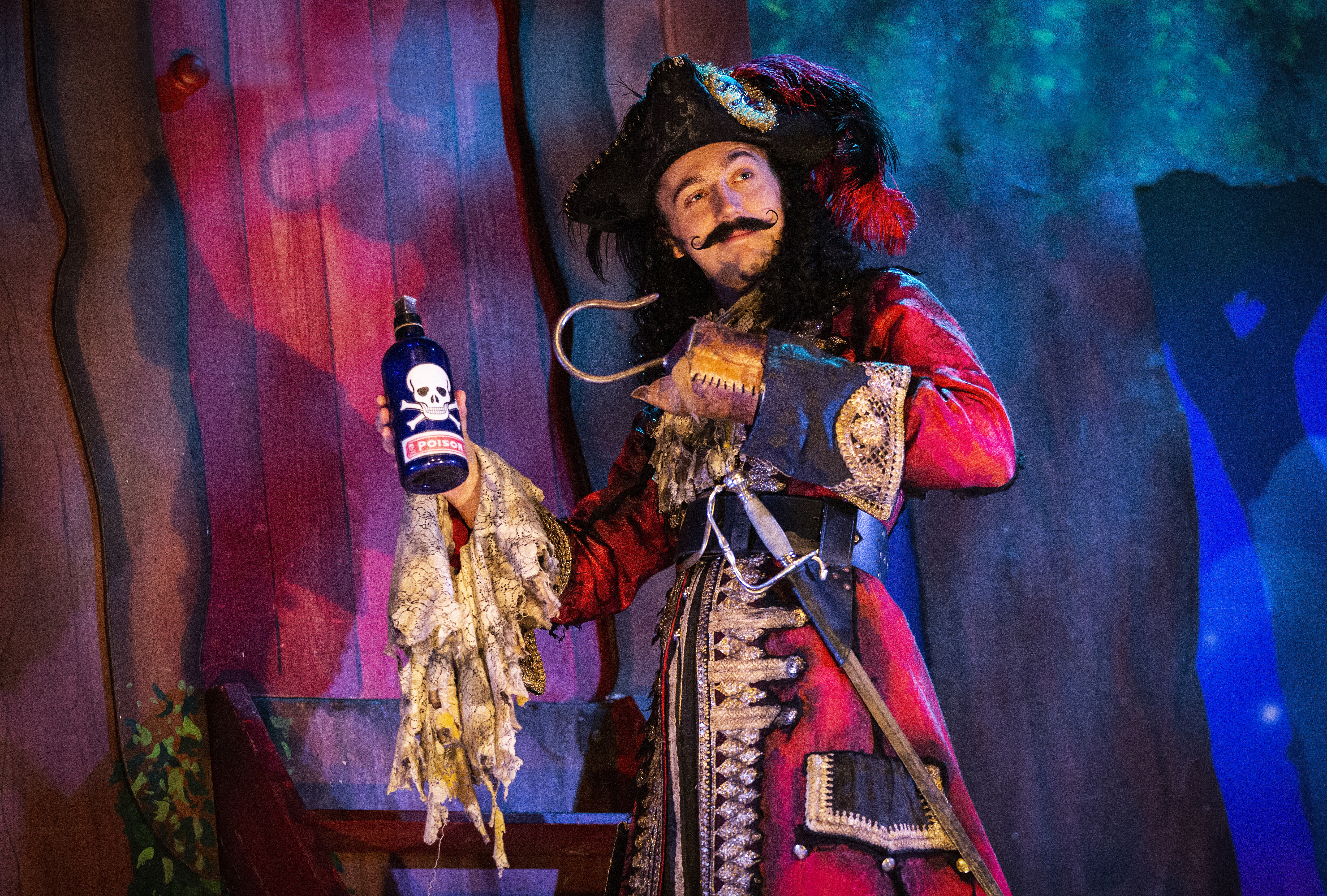 036 77A9345 Peter Pan Goes Wrong Pamela Raith Photography